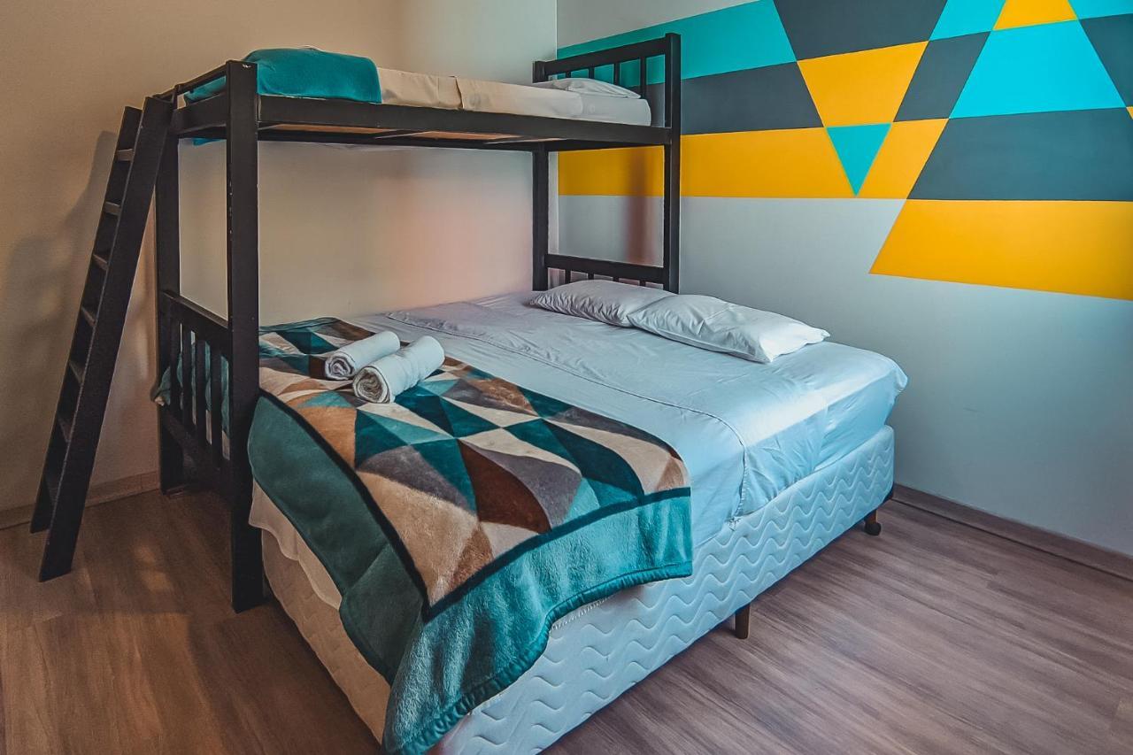 Social Hostel Cafe E Bar Κουριτίμπα Εξωτερικό φωτογραφία