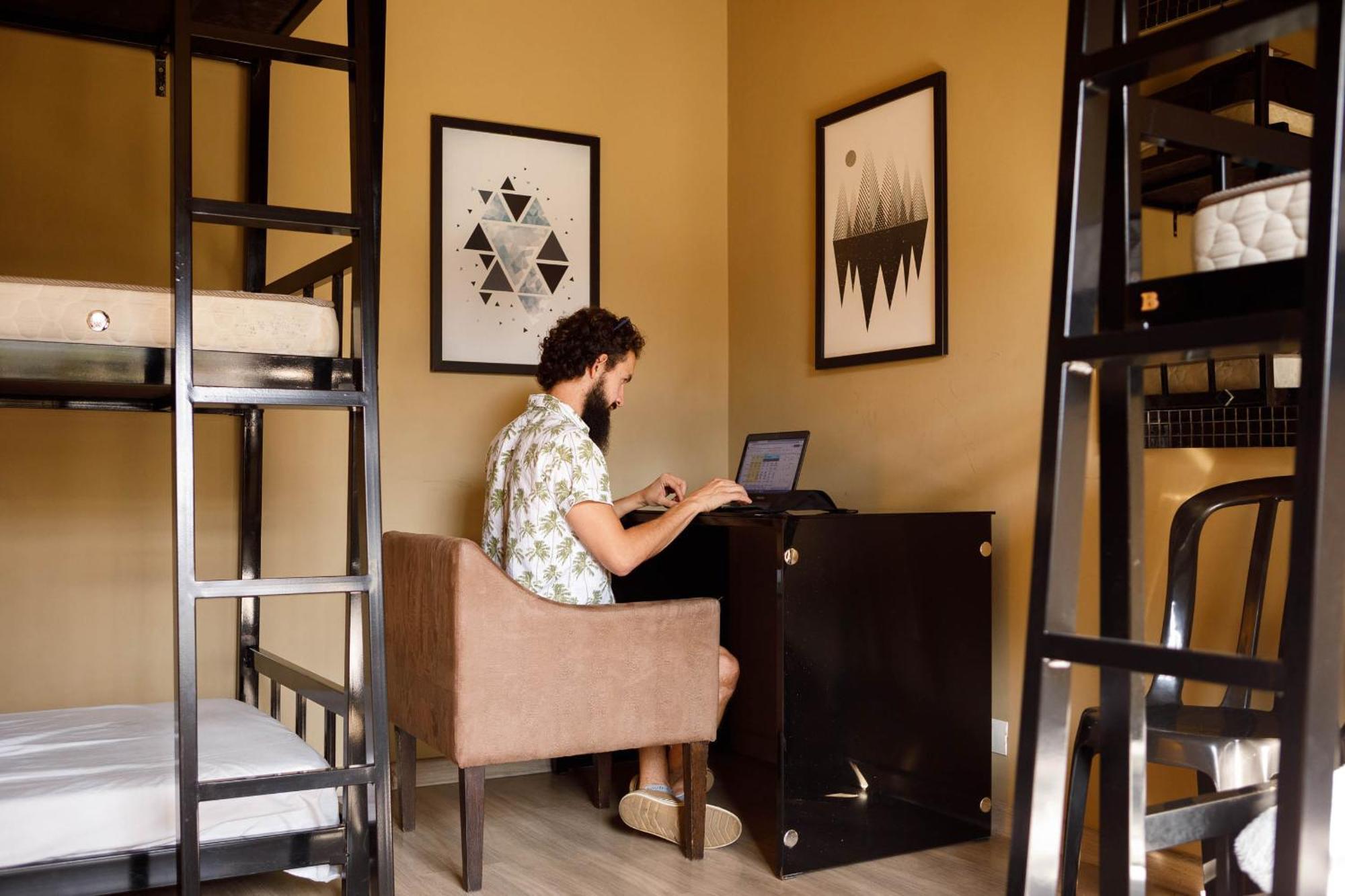 Social Hostel Cafe E Bar Κουριτίμπα Εξωτερικό φωτογραφία