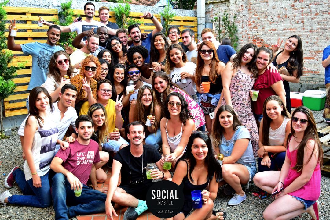 Social Hostel Cafe E Bar Κουριτίμπα Εξωτερικό φωτογραφία